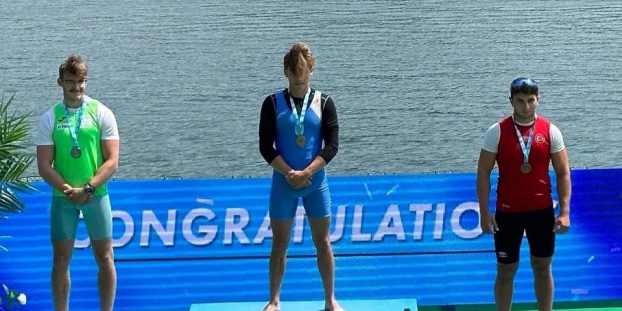 Bursa Büyükşehir Belediyespor Kulübü kanocuları Slovakya’dan 4 madalyayla döndü