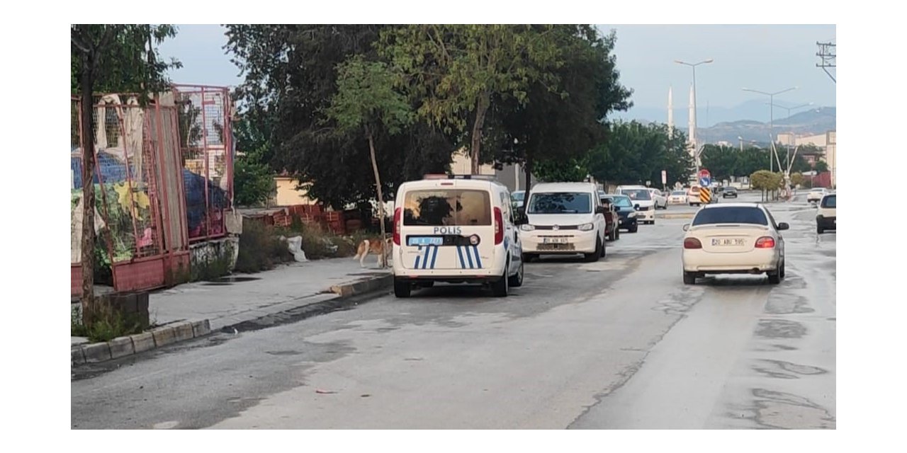 Çimento indirirken tartıştığı arkadaşını 3 yerinden bıçakladı