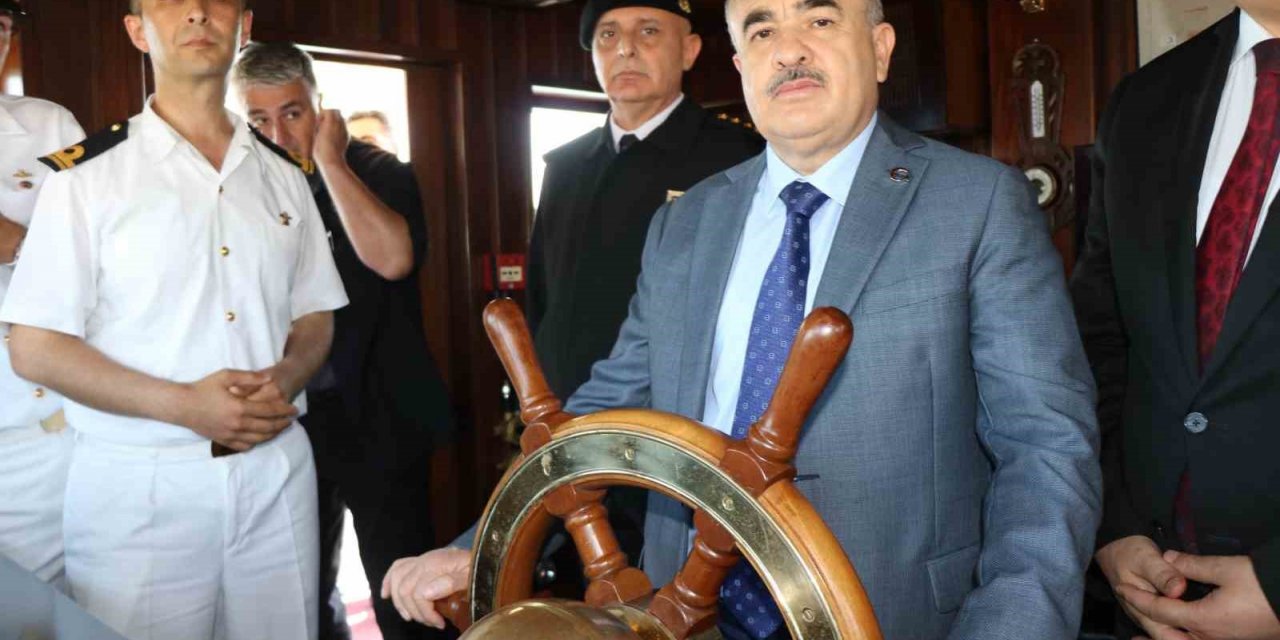 İşgal ordularını Çanakkale Boğazı’na gömen Nusret Mayın Gemisi’nin müzesine yoğun ilgi