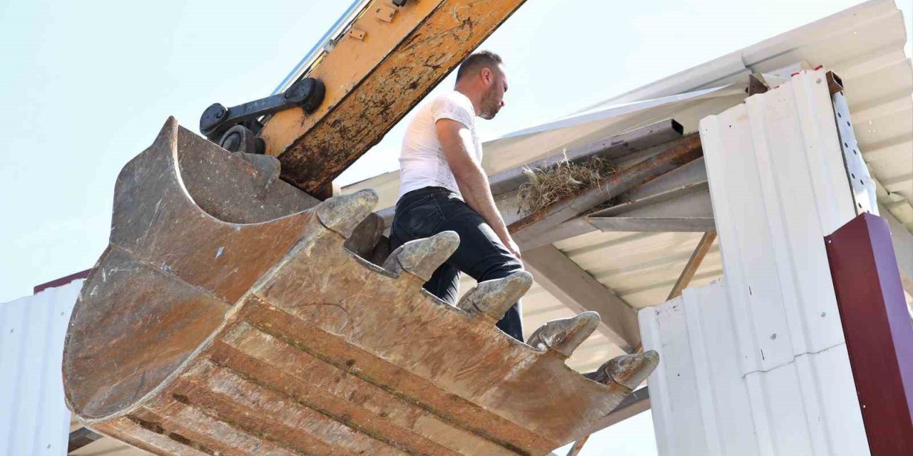Bursa’da kaçak yapı yıkımını kuş yuvası durdurdu