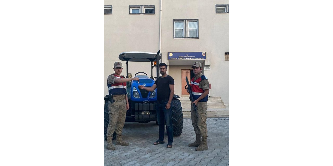 Mardin’de iki ay önce çalınan traktör sahibine teslim edildi
