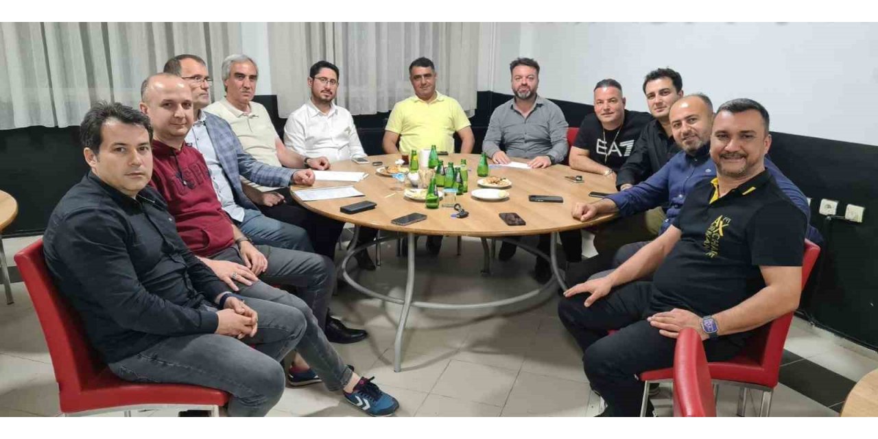 Manisaspor’da yeni yönetimin görev dağılımı yapıldı