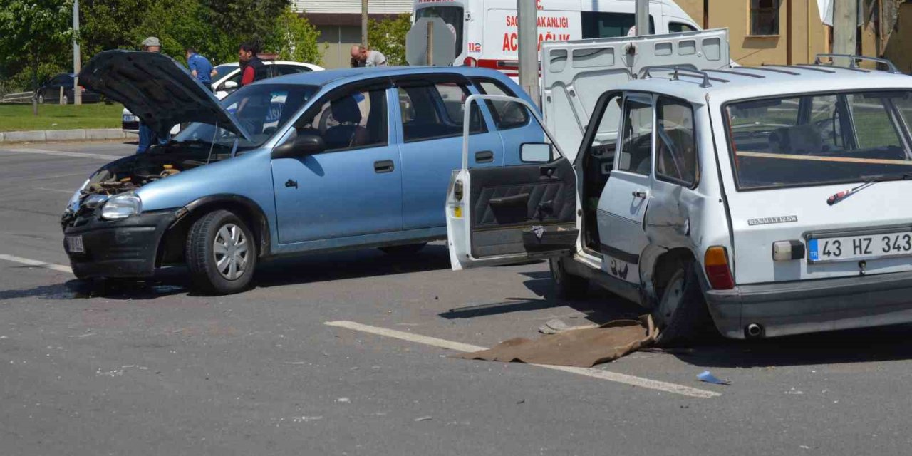 Tavşanlı’da trafik kazası, 2 yaralı