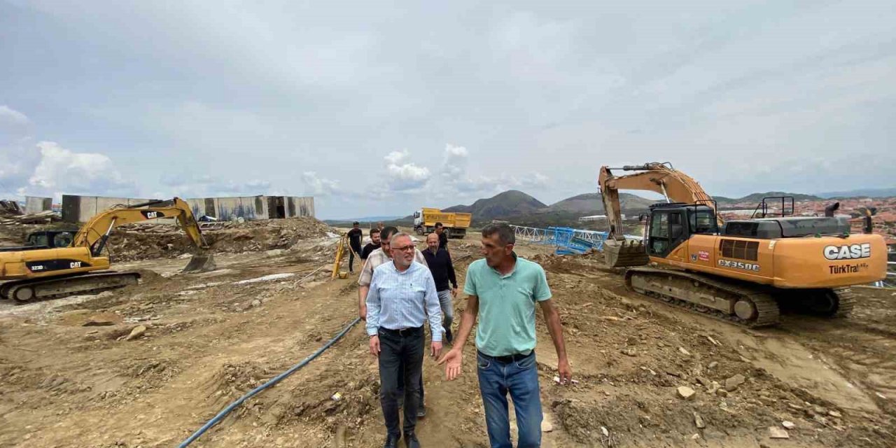 Kula 3. etap TOKİ’de inşaat çalışmaları tüm hızıyla sürüyor