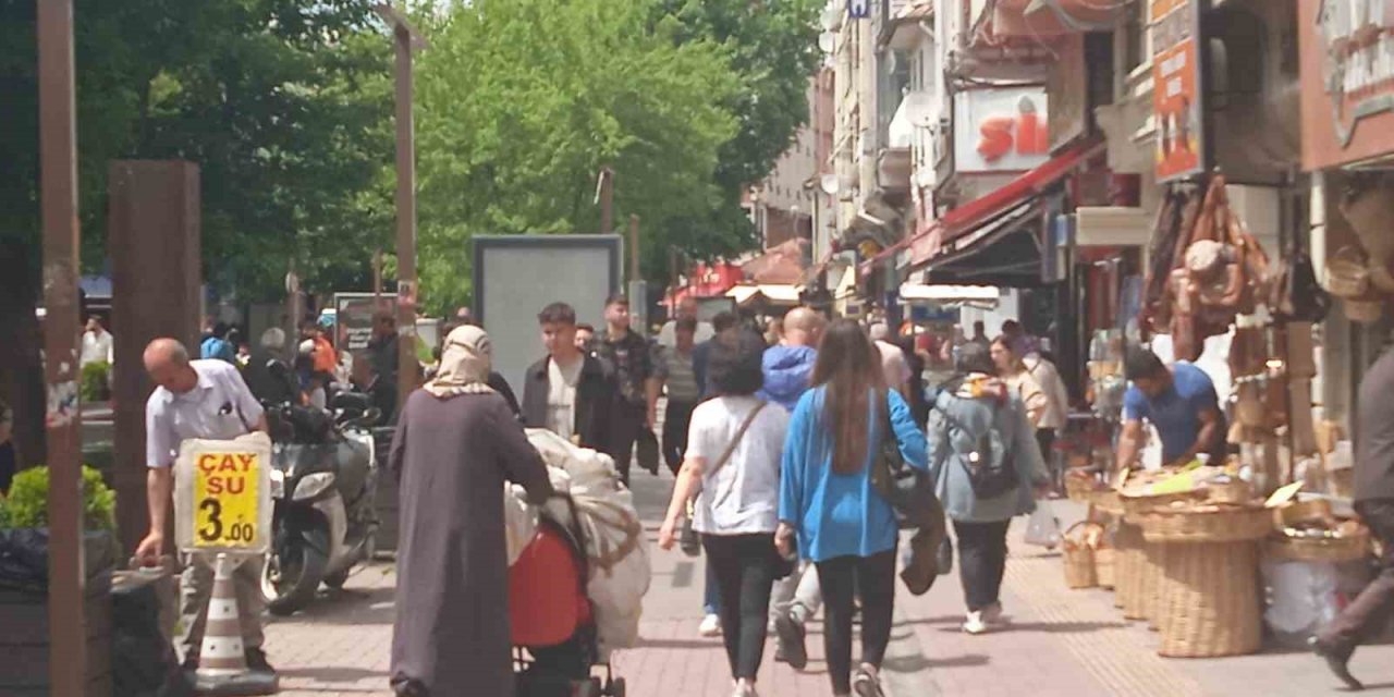 Haziran güneşini görenler dışarı akın etti