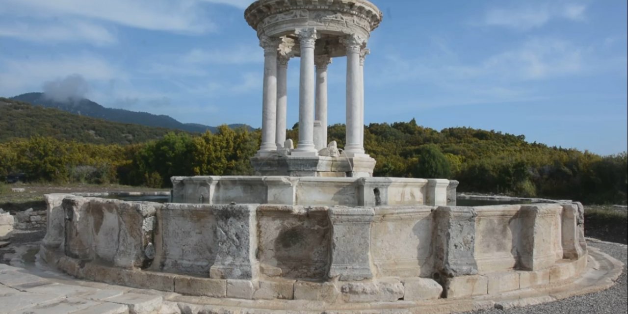 Kibyra Antik Kenti’nin eşsiz çeşmesi görenleri hayran bırakıyor