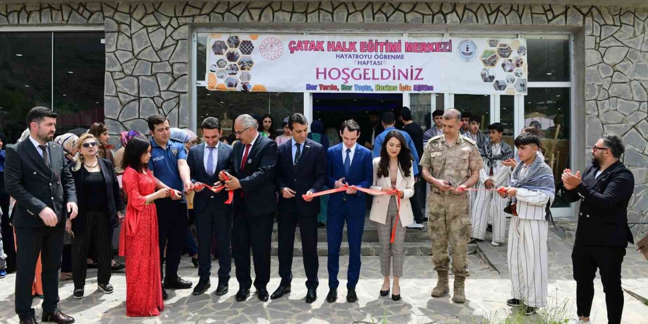 Çatak’ta ‘Hayat Boyu Öğrenme Haftası’ sergisi