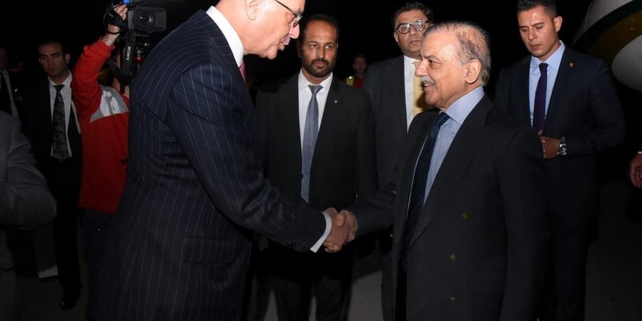 Pakistan Başbakanı Şerif, Cumhurbaşkanı Erdoğan’ın yemin töreni için Ankara’ya geldi