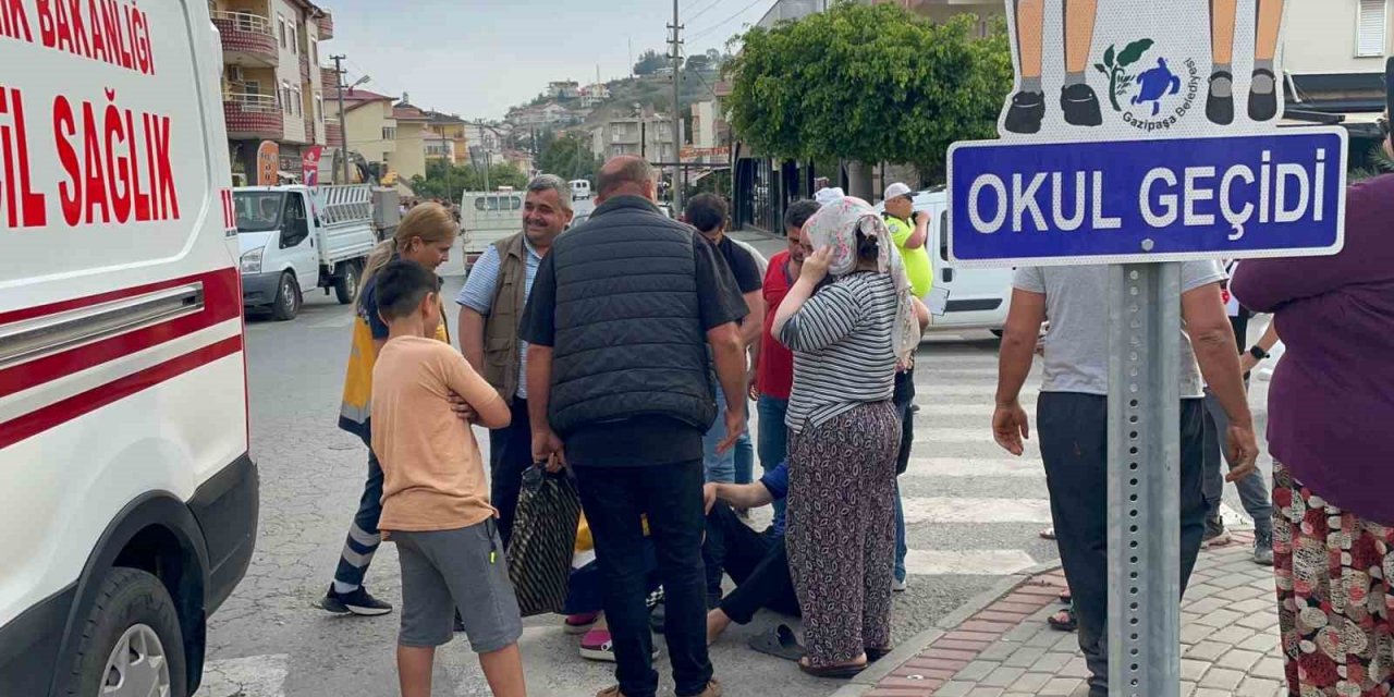 Parkinson hastası sokakta düşüp yaralandı