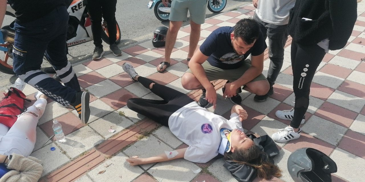 Seyir halindeki motosiklet devrildi: 2 yaralı