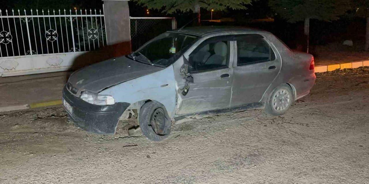 İki otomobilin çarpıştığı ve birisinin hurdaya döndüğü kazada yaralanan olmadı