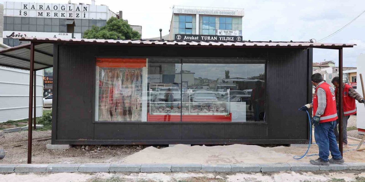 Elbistan Belediyesi, etin kilosunu 195 liradan halka satıyor