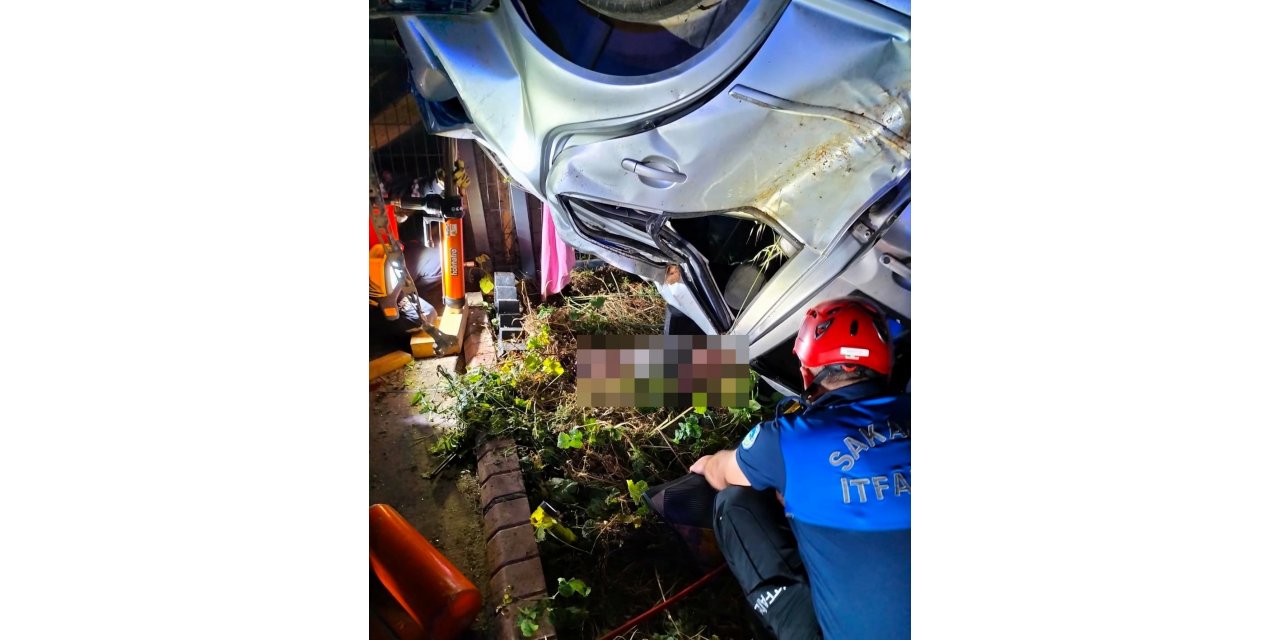 D-100’de feci kaza: Hurdaya dönen otomobilin altında kalarak hayatını kaybetti