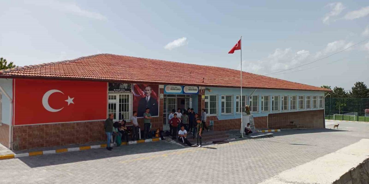 Bu okulda öğrenciler ticareti öğreniyor