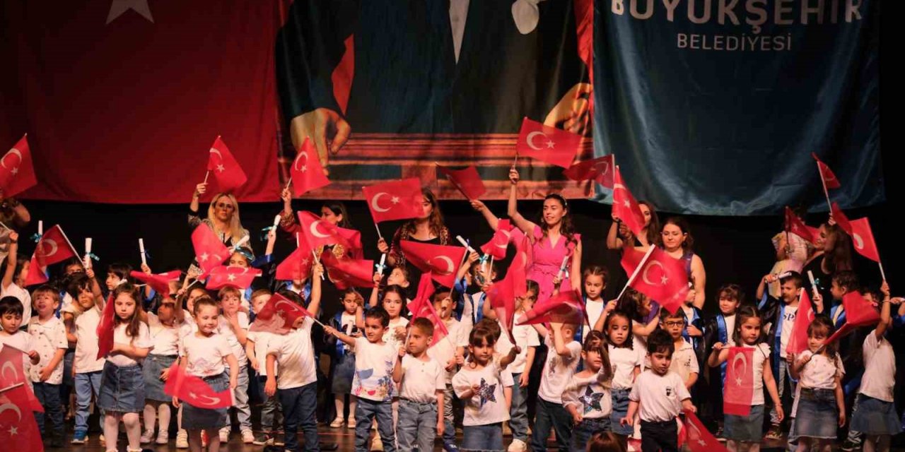 Aydın Büyükşehir Belediyesi Çocuk Gelişim Merkezlerinden yılsonu gösterileri