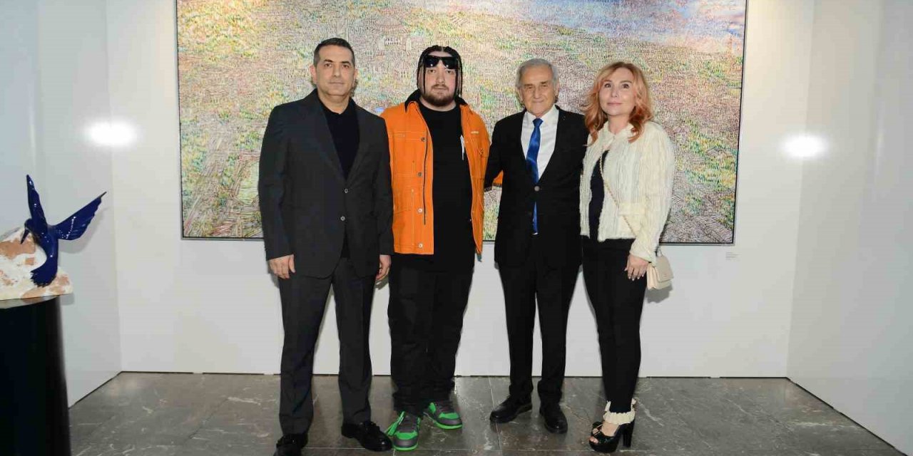 "Dün, Bugün ve Yarın" sergisine sanatseverlerden yoğun ilgi