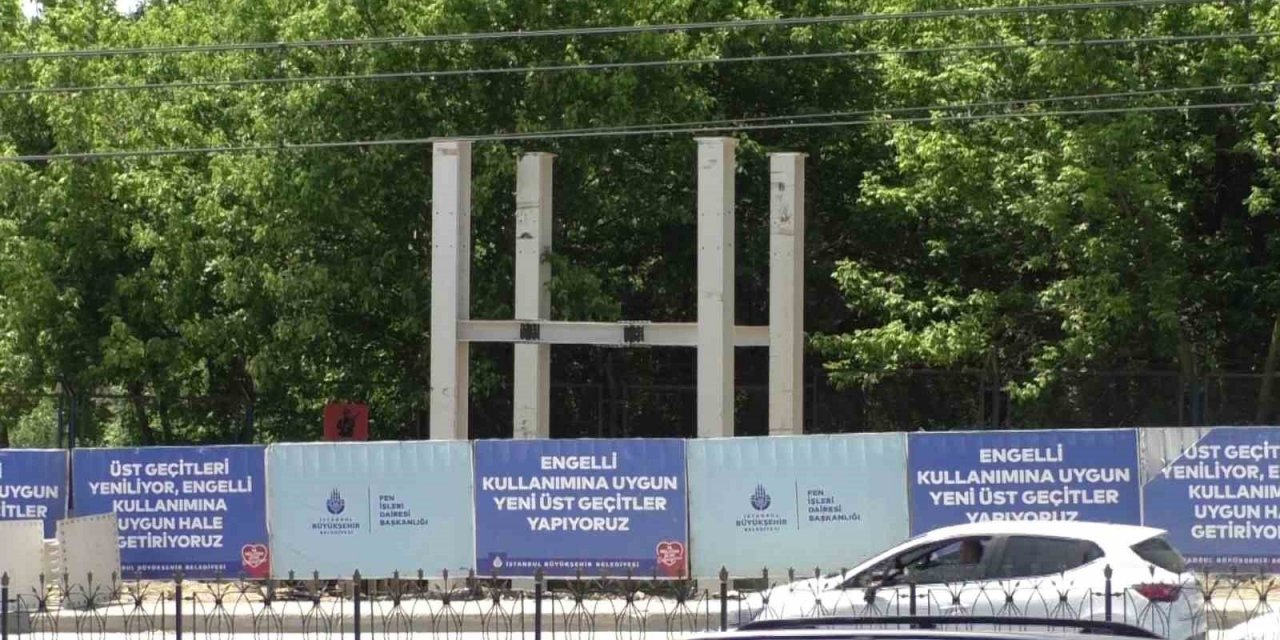 Sultangazi’de vatandaştan İmamoğlu’na tepki: "Yapamıyorsa bıraksın biz yapalım"