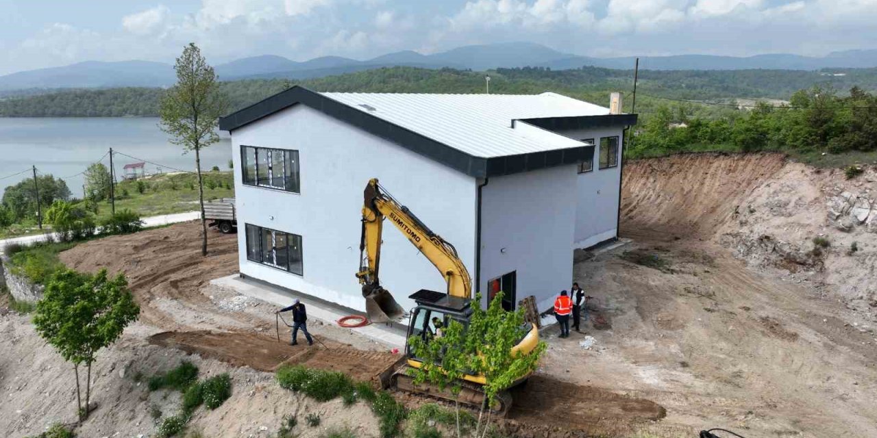 Büyükorhan’a göl manzaralı sosyal tesis