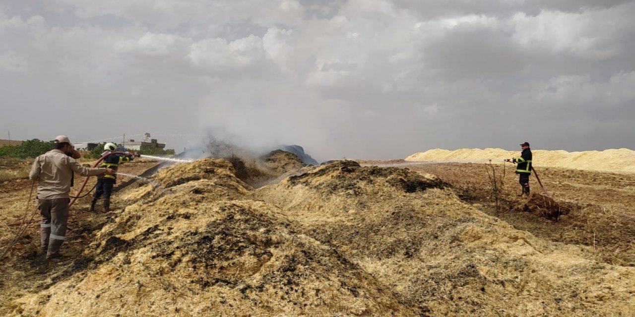 Tarla yangınında 60 ton saman yandı