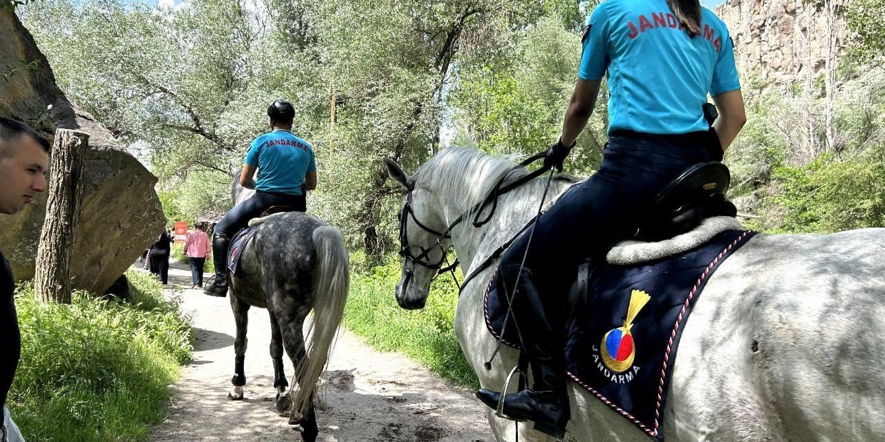 Ihlara Vadisi’nde atlı jandarmalar güvenliği sağlıyor