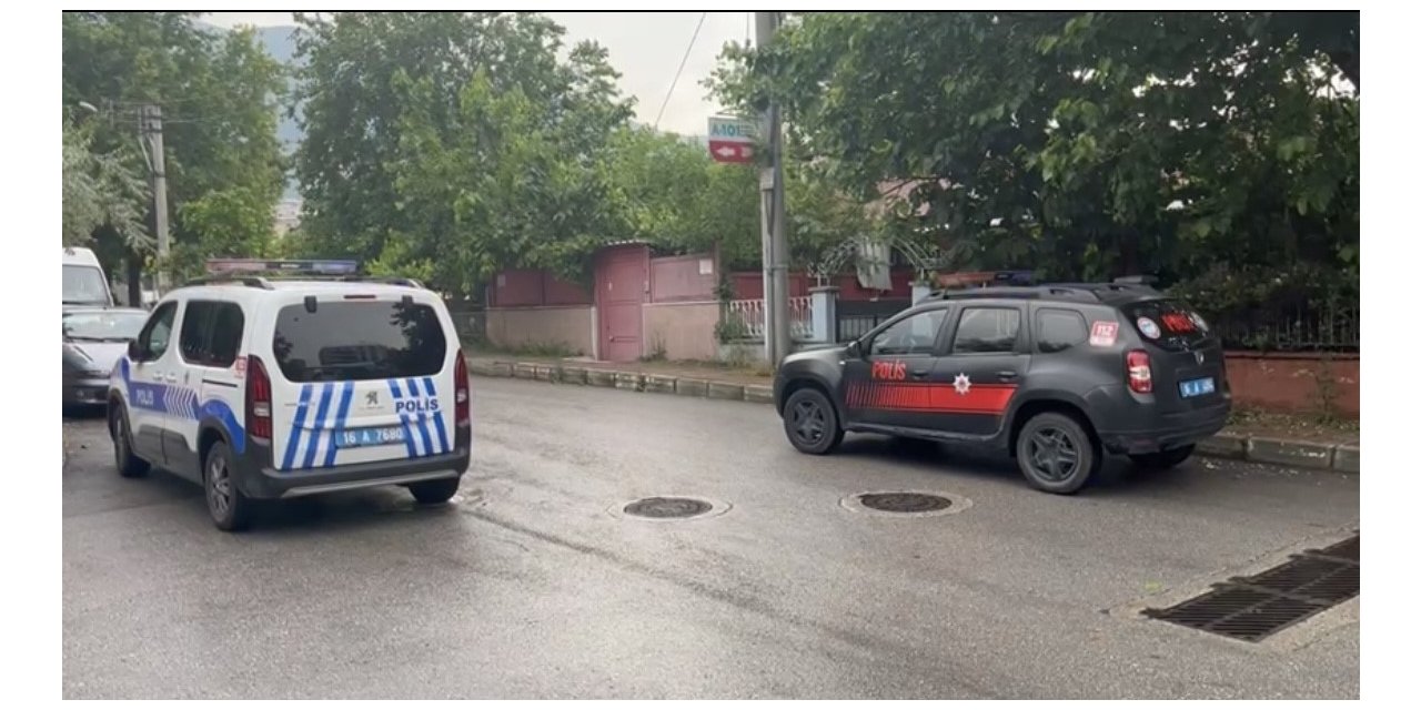 Şakalaştığı arkadaşını tabancayla göğsünden vurdu