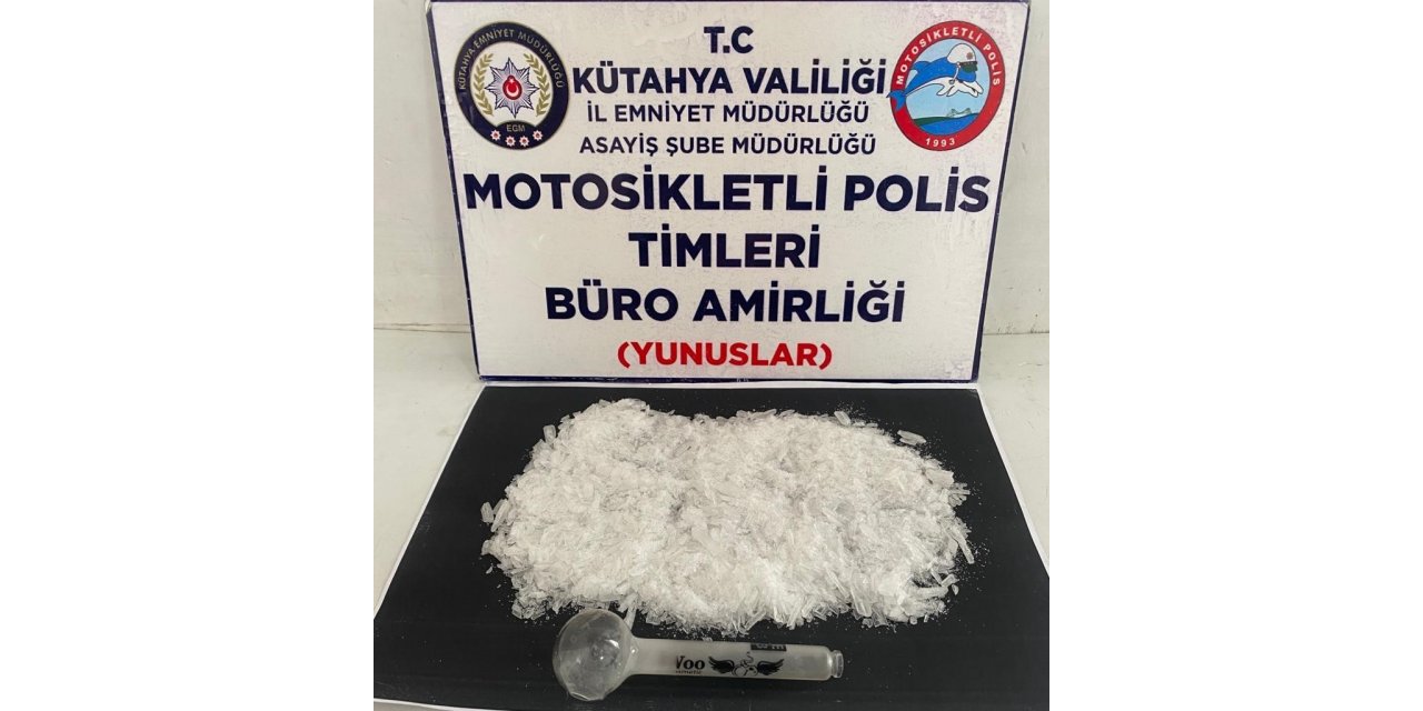 Kütahya’da Yunus Timlerince 2 kişinin üzerinde uyuşturucu madde ele geçirildi