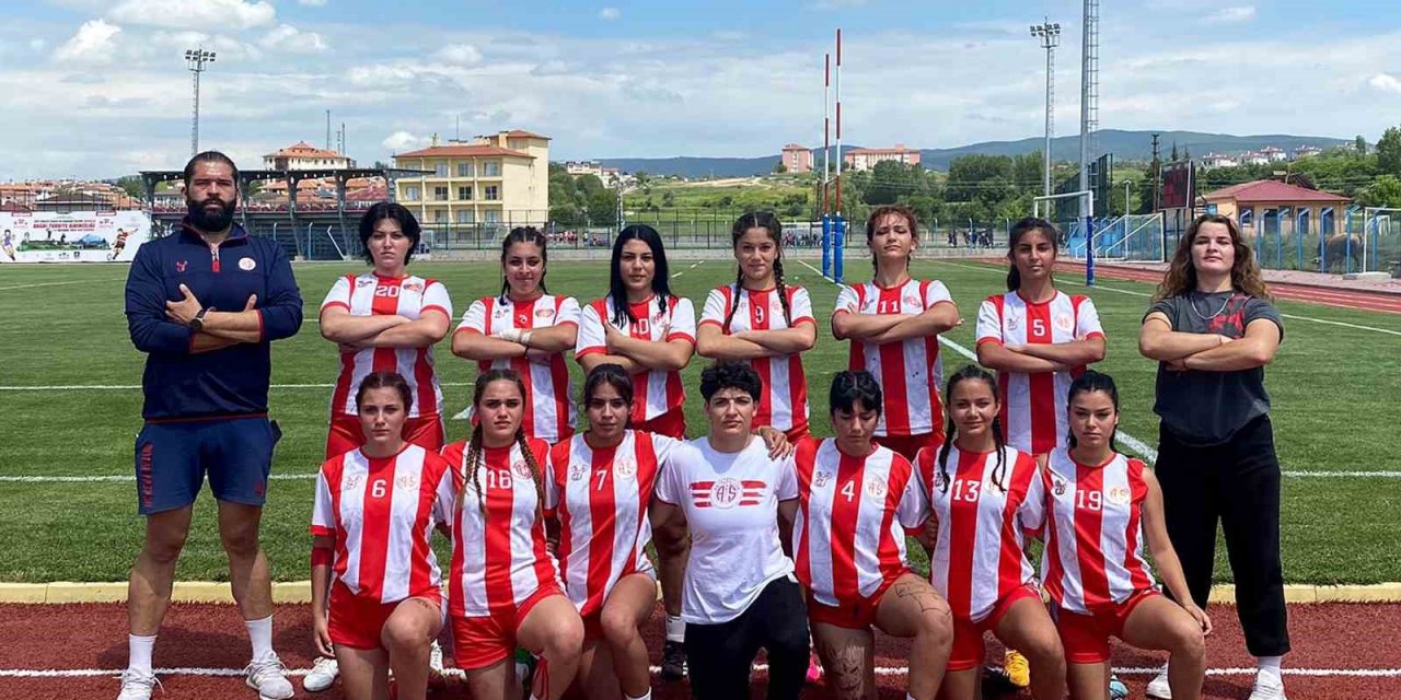 Antalyaspor Ragbi Kadın Takımı’ndan çeyrek final