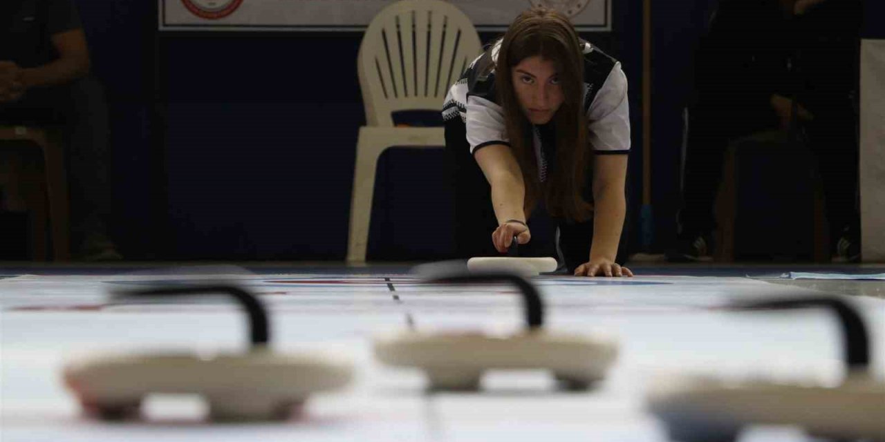 Floor Curling Gençler Türkiye Şampiyonası Karaman’da başladı