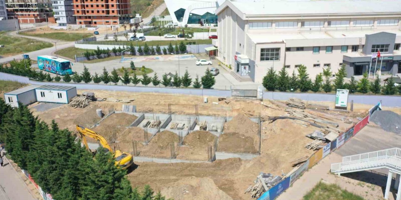 Çayırova’nın gençlik merkezi yükseliyor