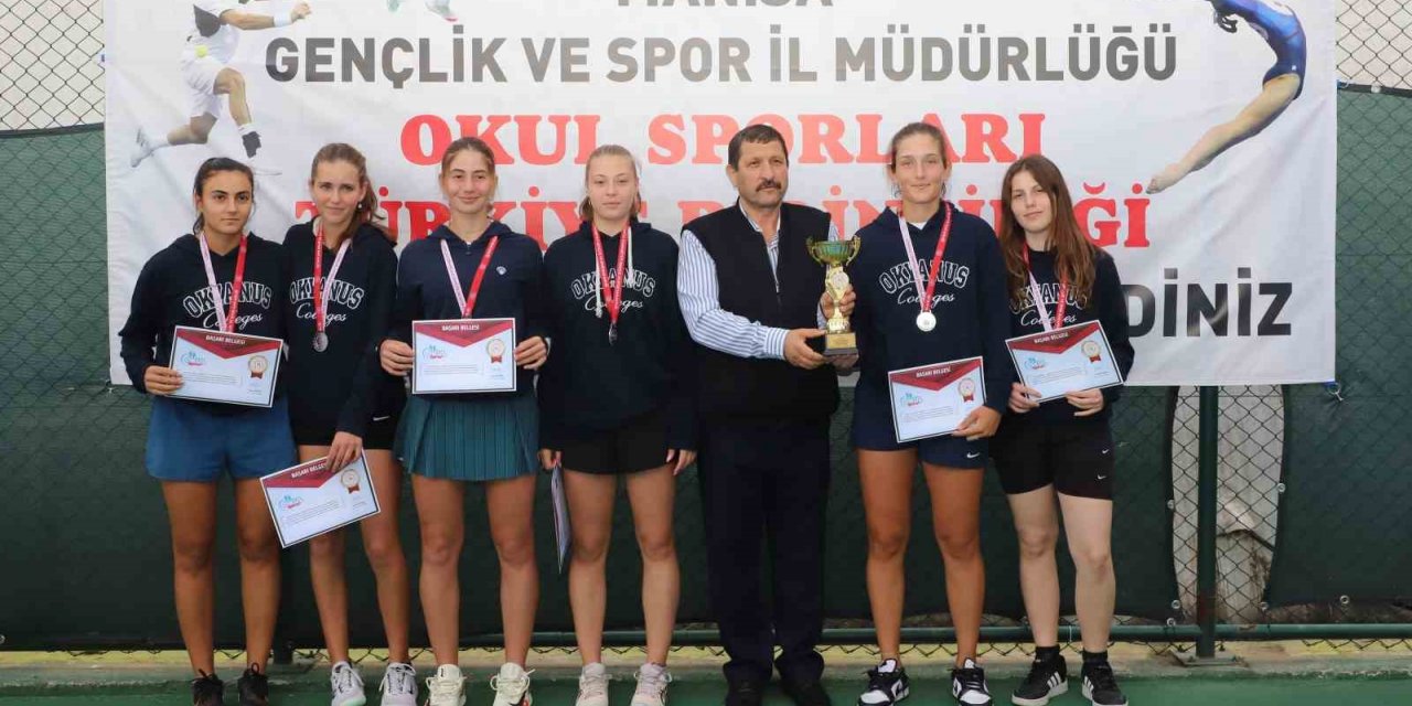Manisa’da yapılan Okul Sporları Tenis Türkiye Şampiyonası sona erdi