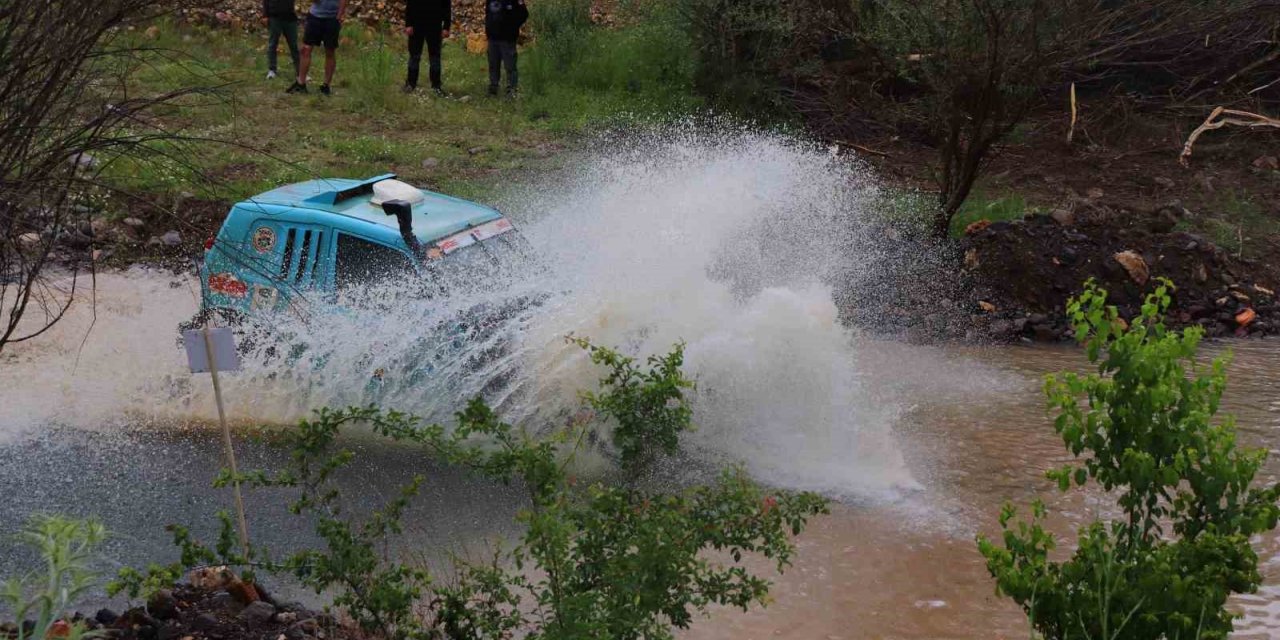 Türkiye Offroad Şampiyonasında sporcular Kızılcahamam’da kozlarını paylaştı