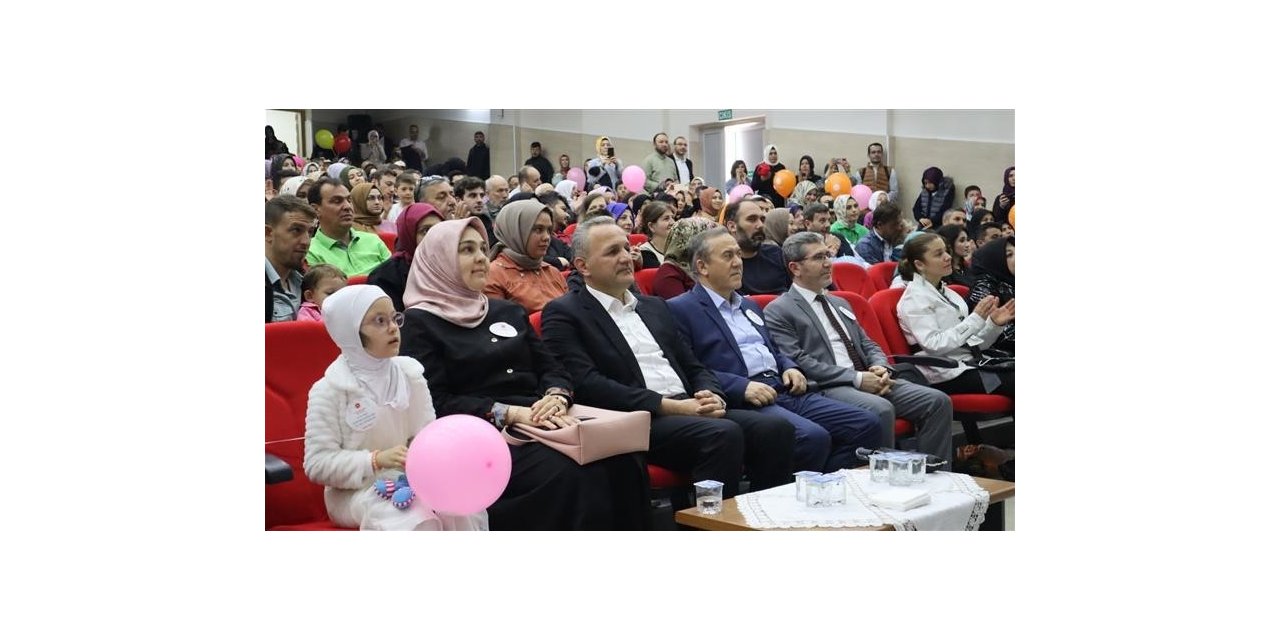 4-6 yaş gurubu Kur’an-ı Kerim kursu öğrencileri 10. yılını kutladı