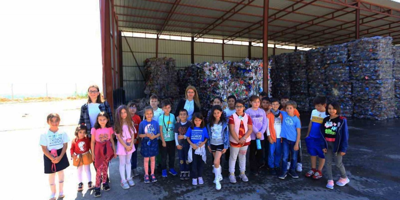 Öğrenciler çöpün serüvenini yerinde gördü