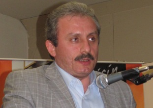Anayasa geleneklerle barışık olmalı