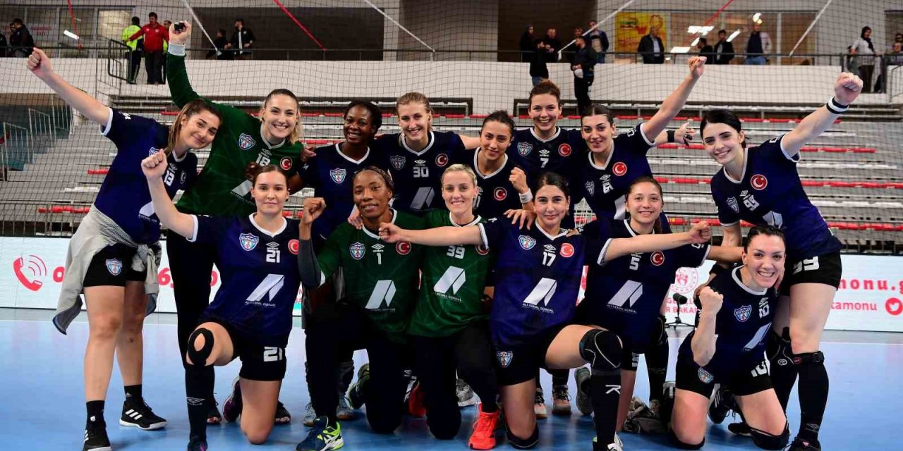 Mavi Kelebeklerden lig şampiyonluğu yolunda önemli adım