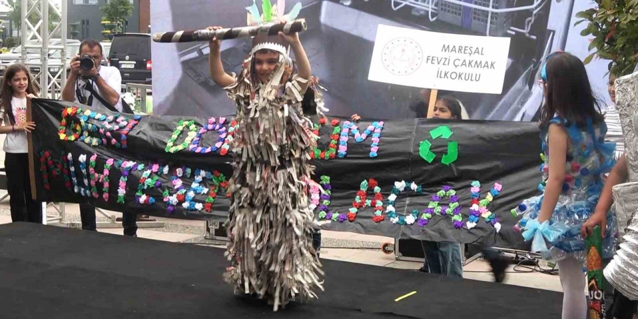 Yalova’da öğrencilerden “Geri Dönüşüm Muhteşem Olacak Defilesi”