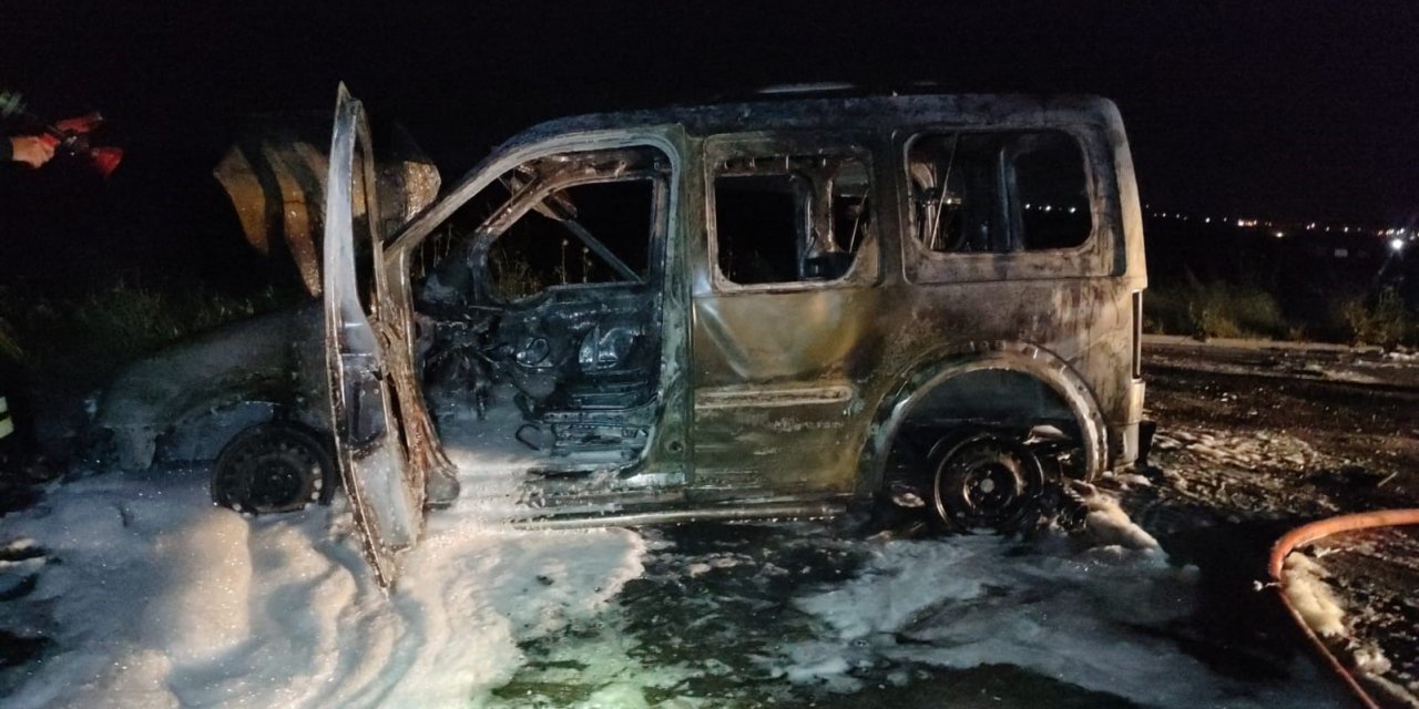 Ergene’de yanan araç küle döndü