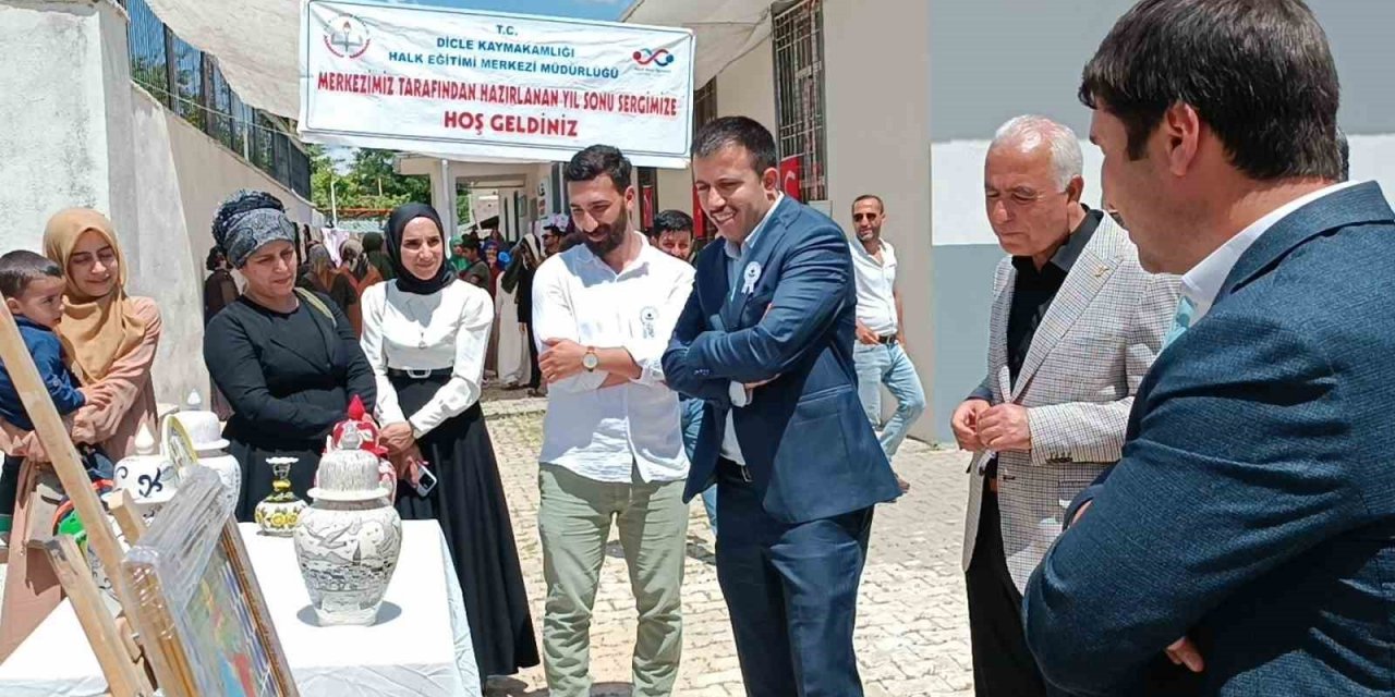 Dicle’de eğitim gören kursiyerler çalışmalarını sergiledi