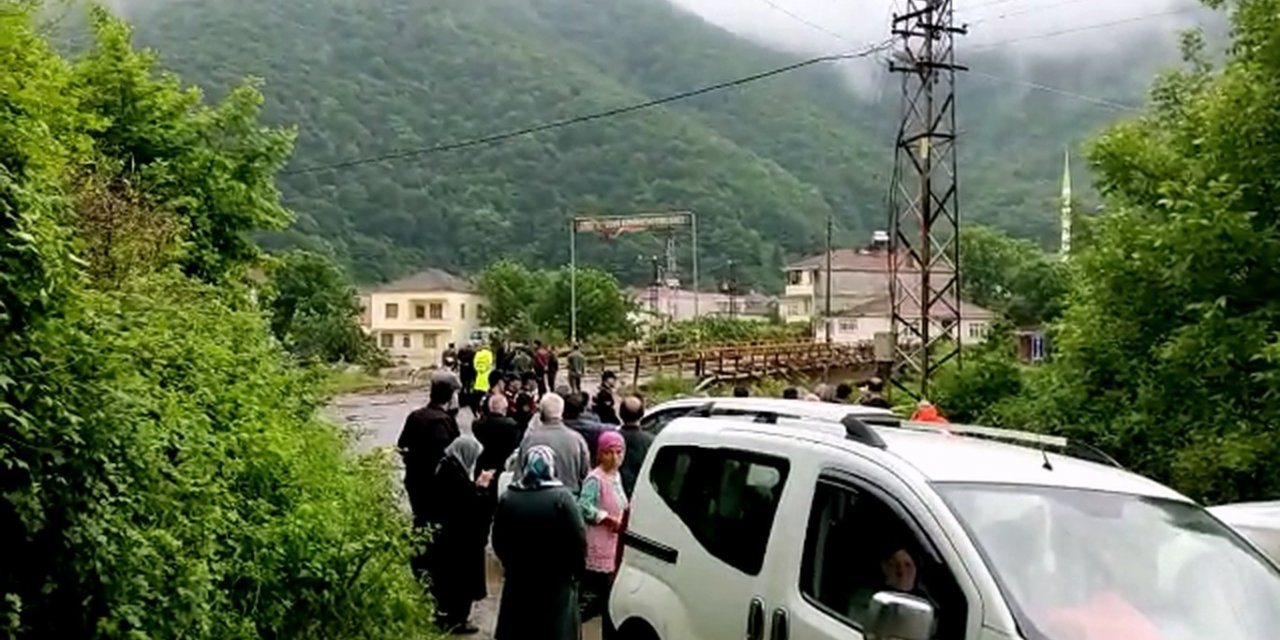 Bafra’da dereler taştı, 13 evi su bastı