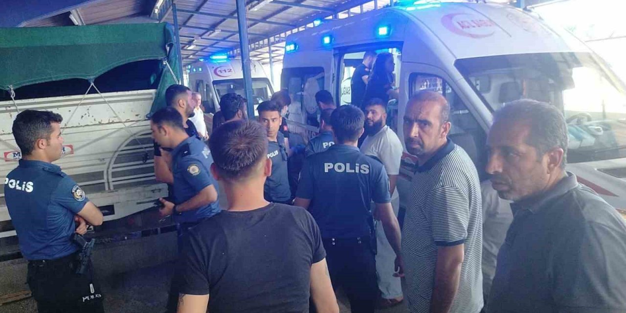 Edirne’de pazarda taşlı sopalı kavga: 2 yaralı