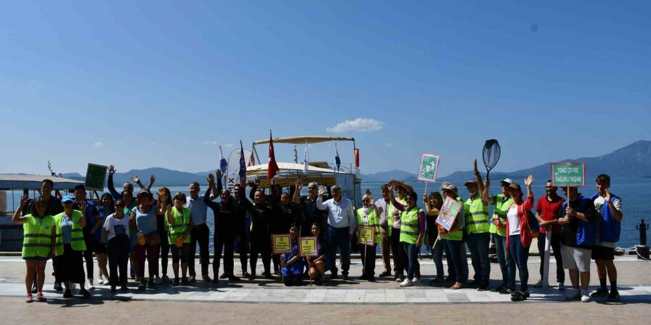 Köyceğiz’de göl temizliği etkinliği yapıldı