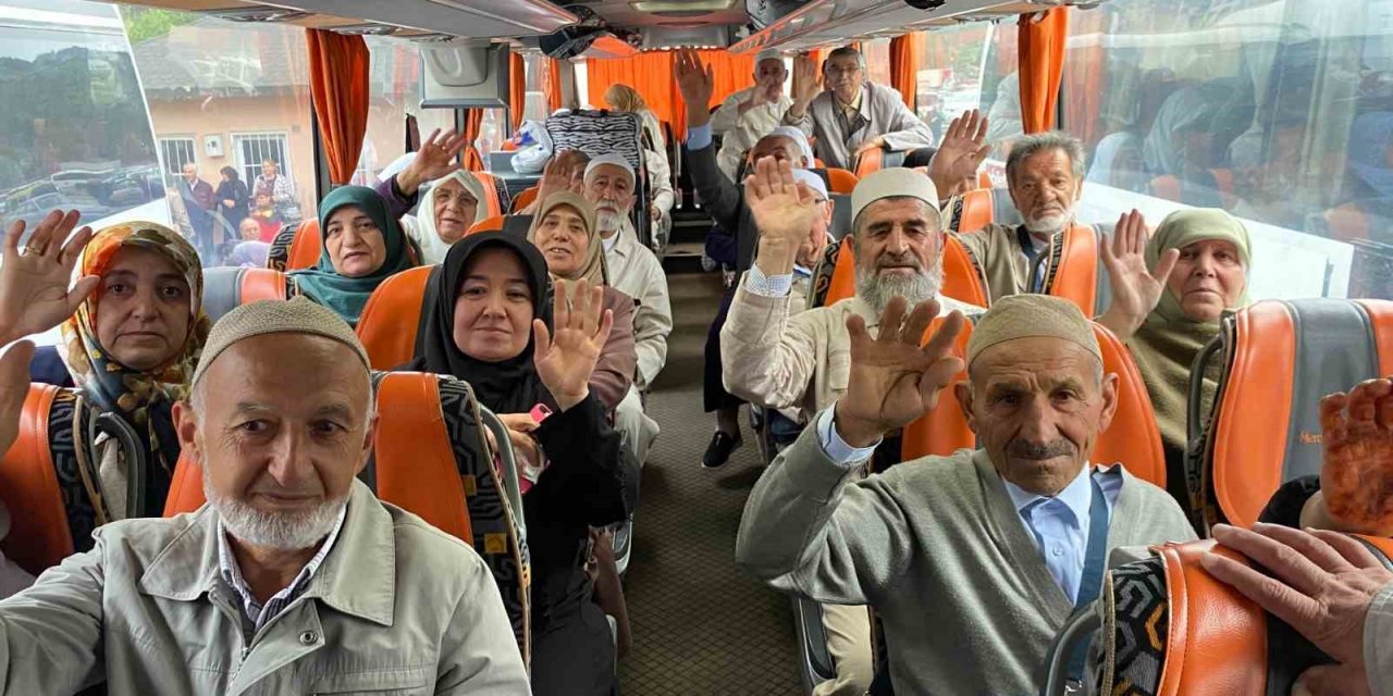 Yozgat’ta 150 hacı adayı dualarla kutsal topraklara uğurlandı
