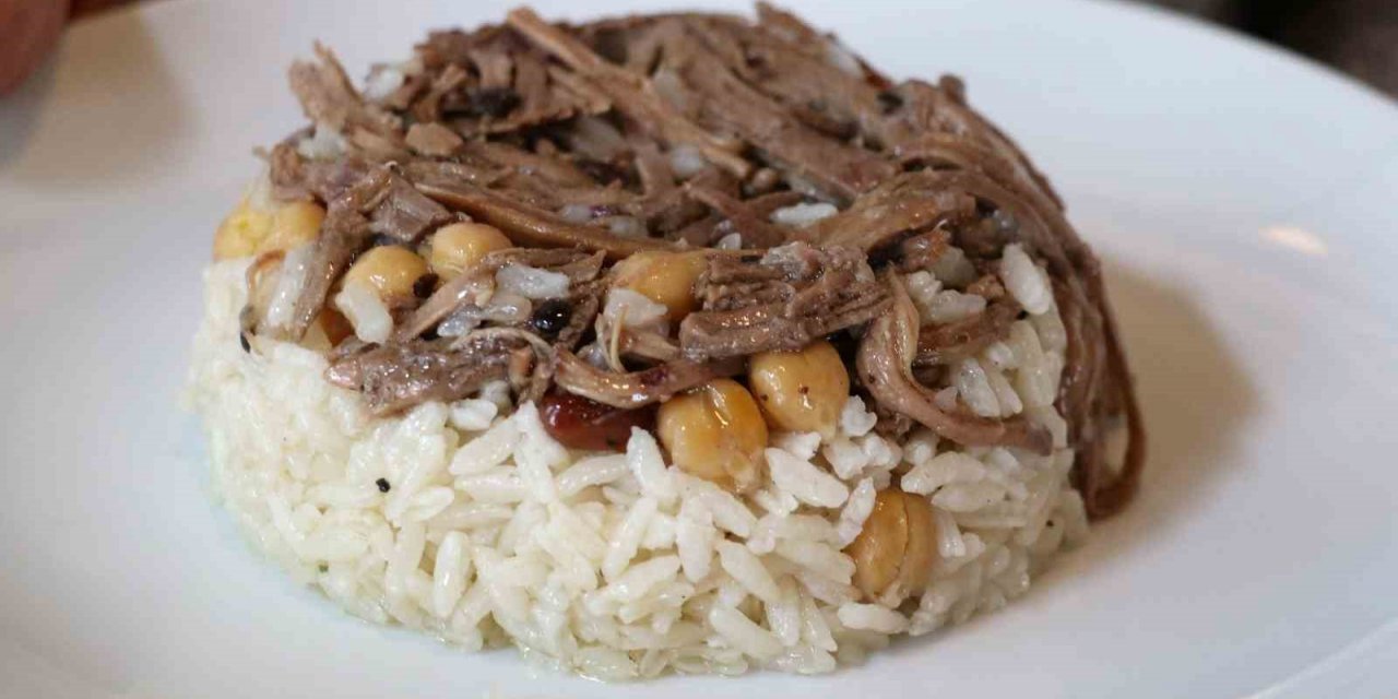 Bin yıllık pilav damak çatlatıyor