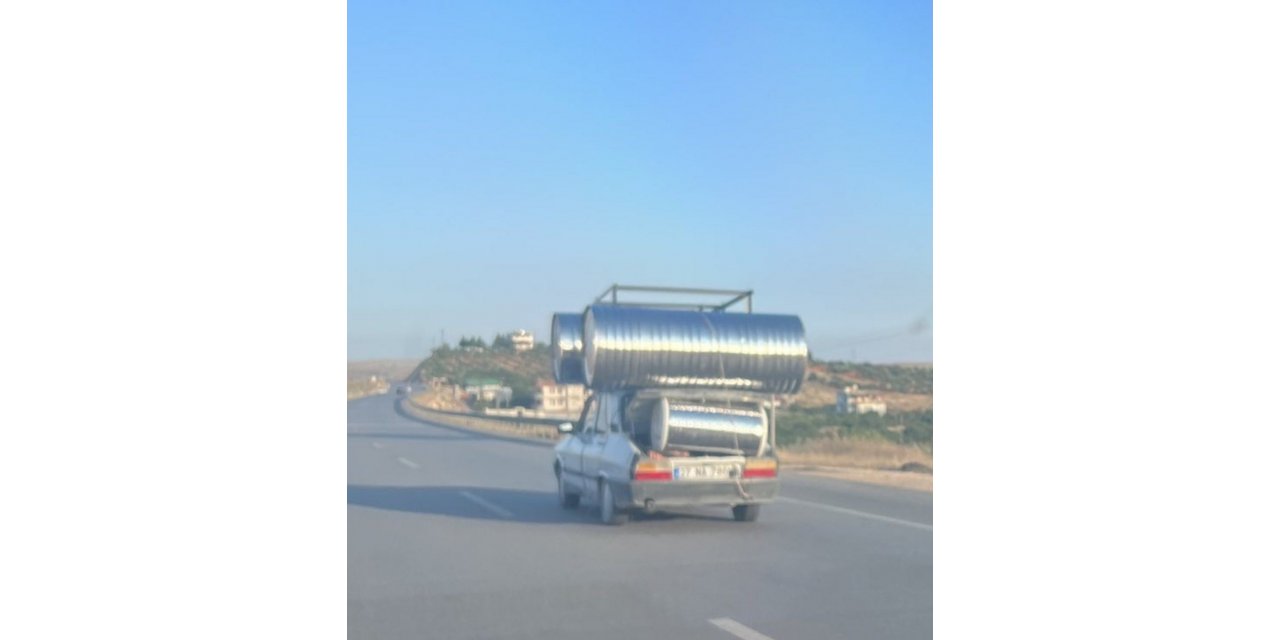 Nakliye kamyonu gibi otomobil