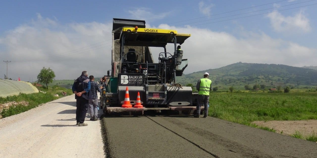 Sındırgı’da kırsal sıcak asfaltla buluşuyor
