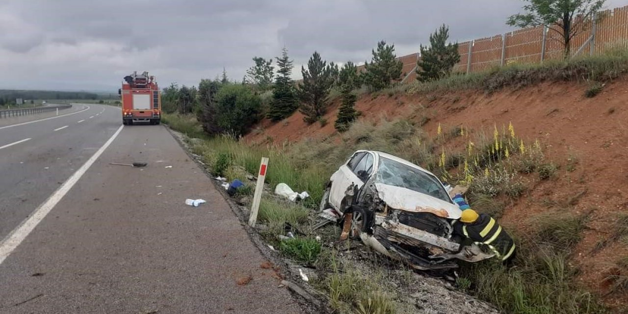 Kütahya’da otomobil şarampole devrildi: 1 yaralı