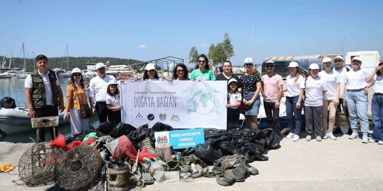 Didimli miniklerden çöp ve atık toplama etkinliği