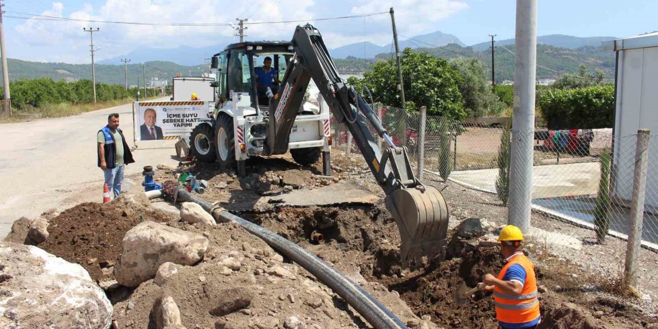 Beykonak ve Mavikent’te şebeke boruları yenileniyor