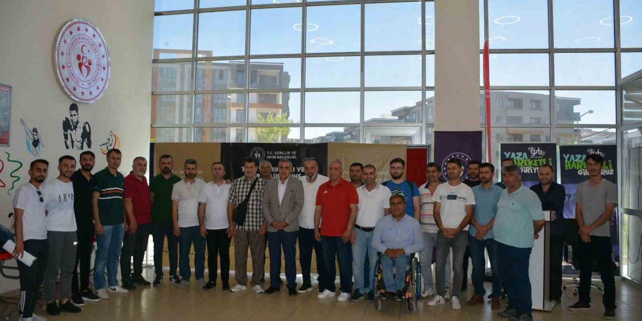 Batman’da 64 kulübe malzeme yardımı