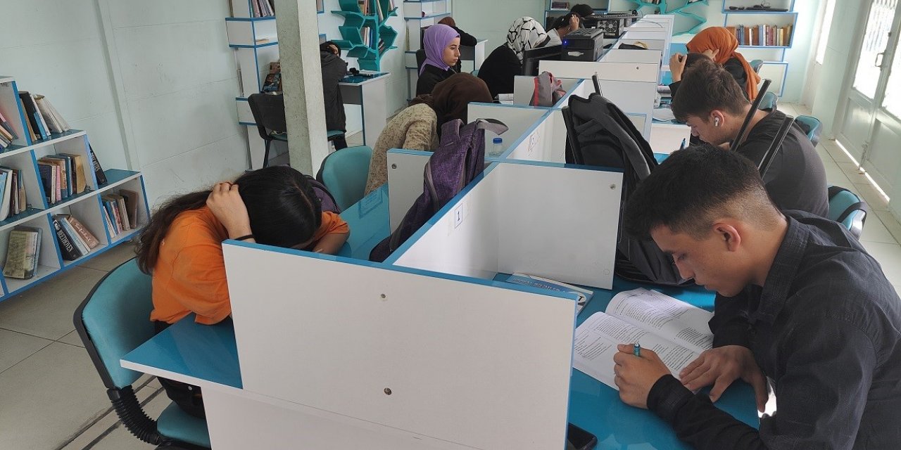 Eyyübiye’de üniversiteye hazırlanan gençlere destek sürüyor